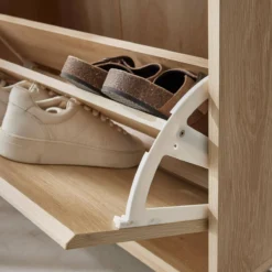sweeek Scarpiera con decoro in legno naturale, 3 ante