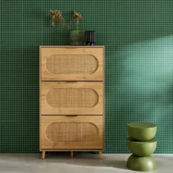 sweeek Scarpiera con decoro in legno e canna, 3 ante