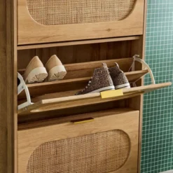 sweeek Scarpiera con decoro in legno e canna, 3 ante