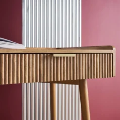 sweeek Scrivania effetto legno di mango scanalato 2 cassetti