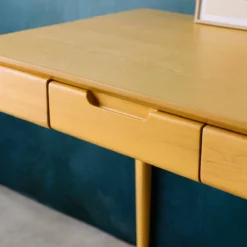 sweeek Scrivania in legno di hevea impiallacciato in frassino, 2 cassetti