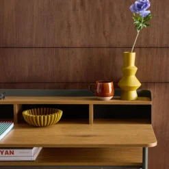 sweeek Scrivania in metallo e legno con 3 vani