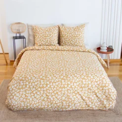 sweeek Set biancheria da letto in cotone reversibile con stampa leopardata gialla, 2 posti