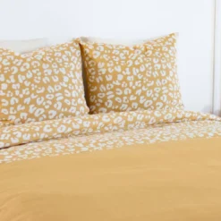 sweeek Set biancheria da letto in cotone reversibile con stampa leopardata gialla, 2 posti