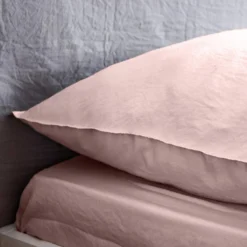 sweeek Set biancheria da letto in microfibra rosa, 2 posti