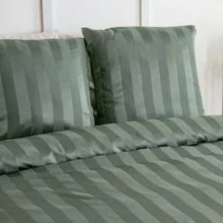 sweeek Set biancheria da letto in poliestere effetto satinato a righe sottili 2 posti verde