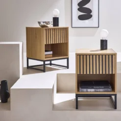 sweeek Set 2 comodini contemporanei, decoro in legno scanalato, 1 cassetto