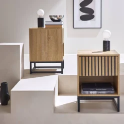 sweeek Set 2 comodini contemporanei, decoro in legno scanalato, 1 cassetto