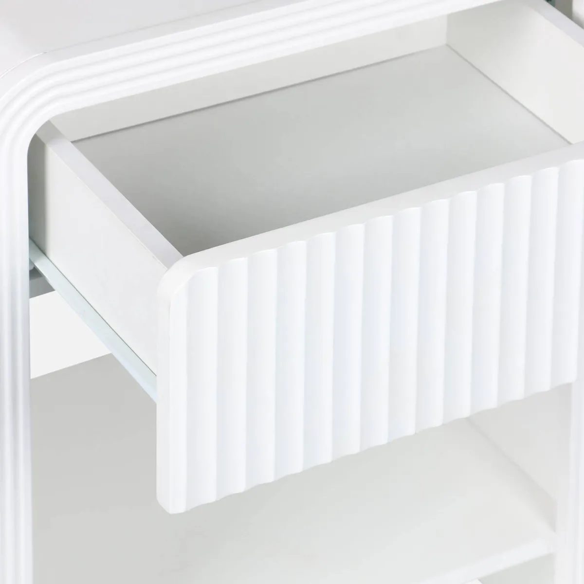 sweeek Set 2 comodini effetto legno scanalato, 1 cassetto, 1 ripiano