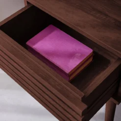 sweeek Set 2 comodini scandinavi con decoro in legno scanalato