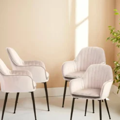 Set di 4 poltrone in velluto con gambe in metallo