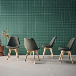 Set di 4 sedie scandinave in legno di faggio e velluto a coste