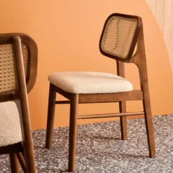 sweeek Set di 2 sedie vintage legno di hevea intrecciatura e bouclé