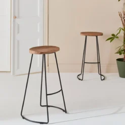 sweeek Set di 2 sgabelli da bar in legno di mango e acciaio, 75cm