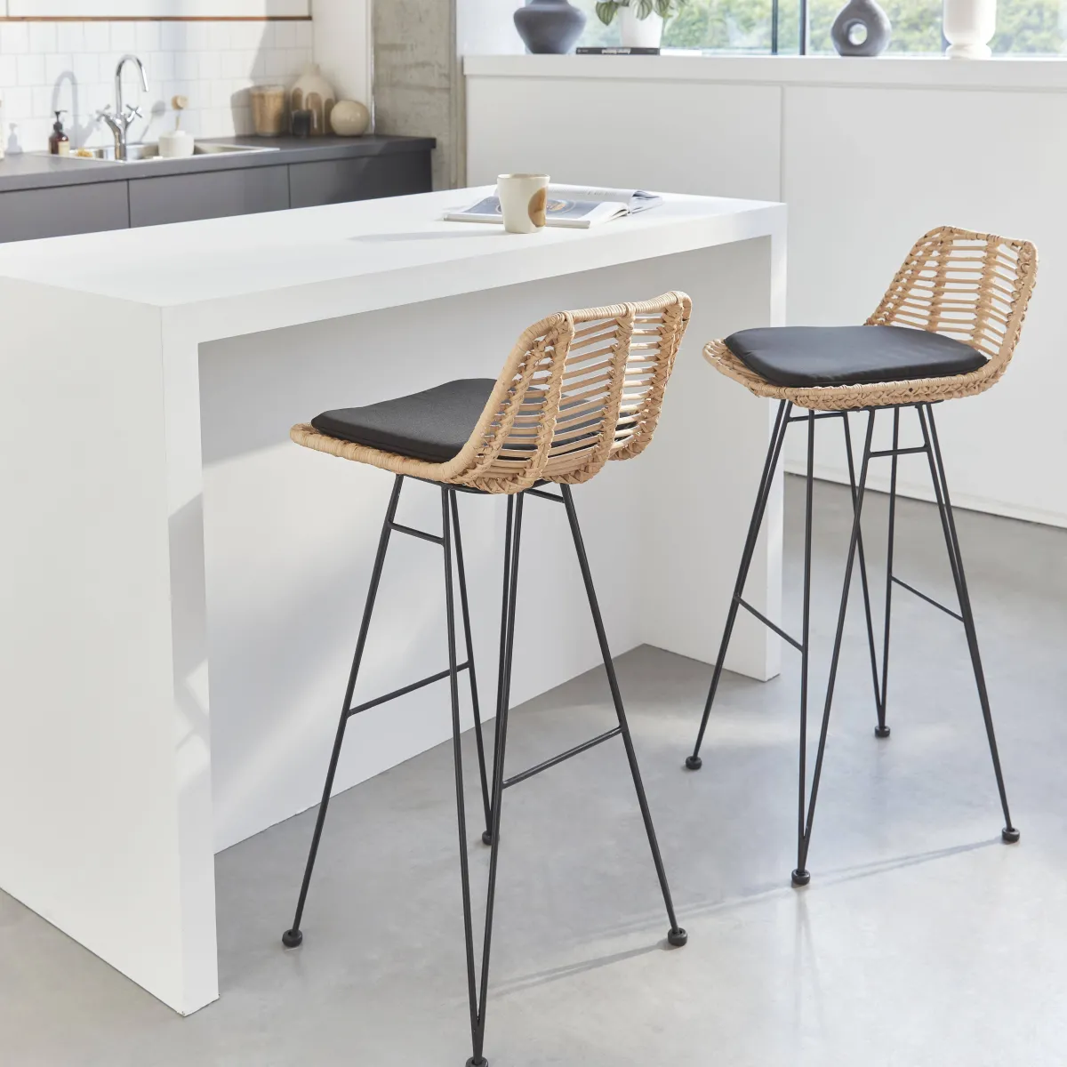 sweeek Set di 2 sgabelli da bar in metallo e rattan