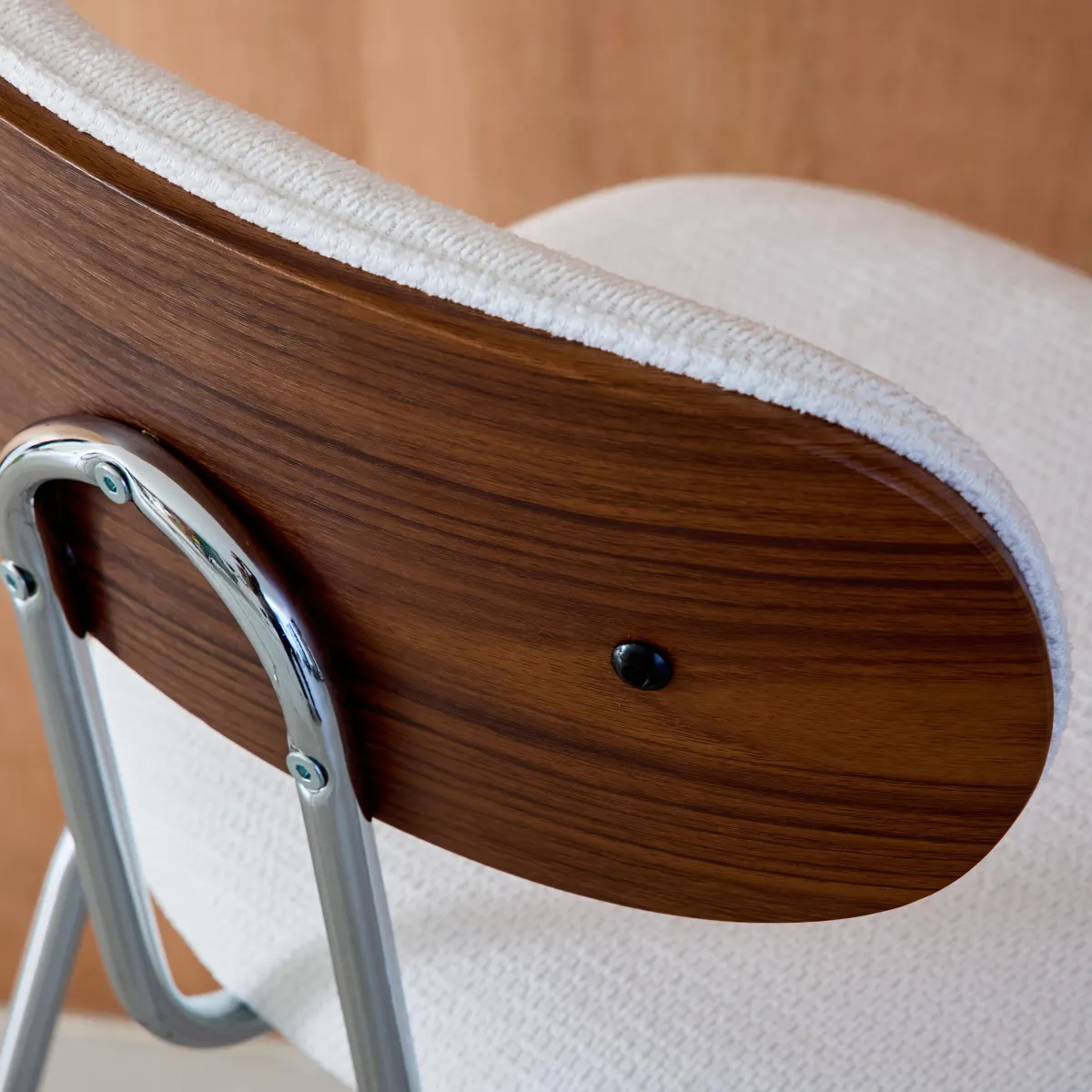 sweeek Set di 2 sgabelli da bar legno tinto noce e tessuto idrorepellente gambe in metallo cromato