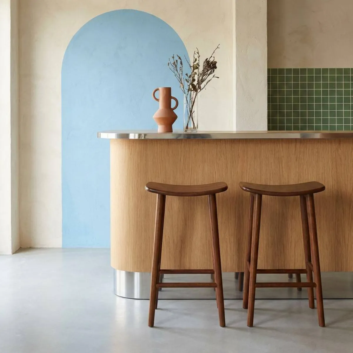 sweeek Set di 2 sgabelli da bar vintage in legno di hevea