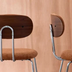 Set 2 sedie in legno tinto noce e tessuto idrorepellente