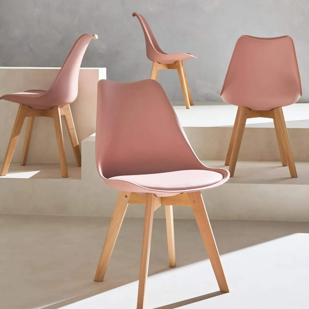 sweeek Set 4 sedie scandinave imbottite con gambe in legno