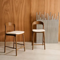 sweeek Set 2 sgabelli da bar vintage in legno di hevea e tessuto
