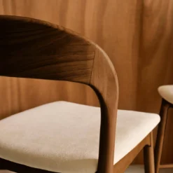 sweeek Set 2 sgabelli da bar vintage in legno di hevea e tessuto