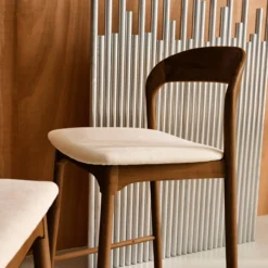 sweeek Set 2 sgabelli da bar vintage in legno di hevea e tessuto