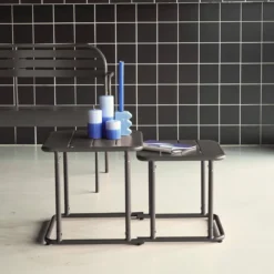 Set tavolini da esterno quadrati in acciaio