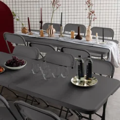 sweeek Set 2 tavoli pieghevoli per eventi in plastica con 12 sedie