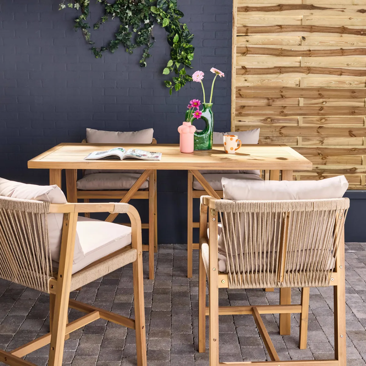 sweeek Set tavolo alto da giardino in legno di acacia con 4 sedie