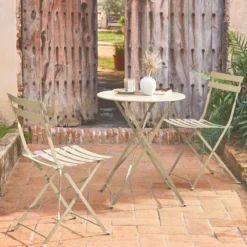 sweeek Set tavolo da giardino bistrot pieghevole in acciaio con 2 sedie, Ø60cm