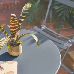 sweeek Set tavolo da giardino bistrot pieghevole in acciaio con 2 sedie, Ø60cm