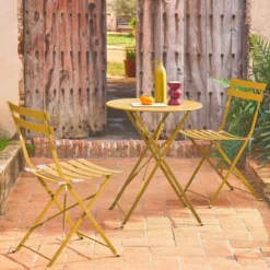 sweeek Set tavolo da giardino bistrot pieghevole in acciaio con 2 sedie, Ø60cm