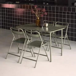 sweeek Set tavolo da giardino bistrot pieghevole in acciaio con 4 sedie, 120cm
