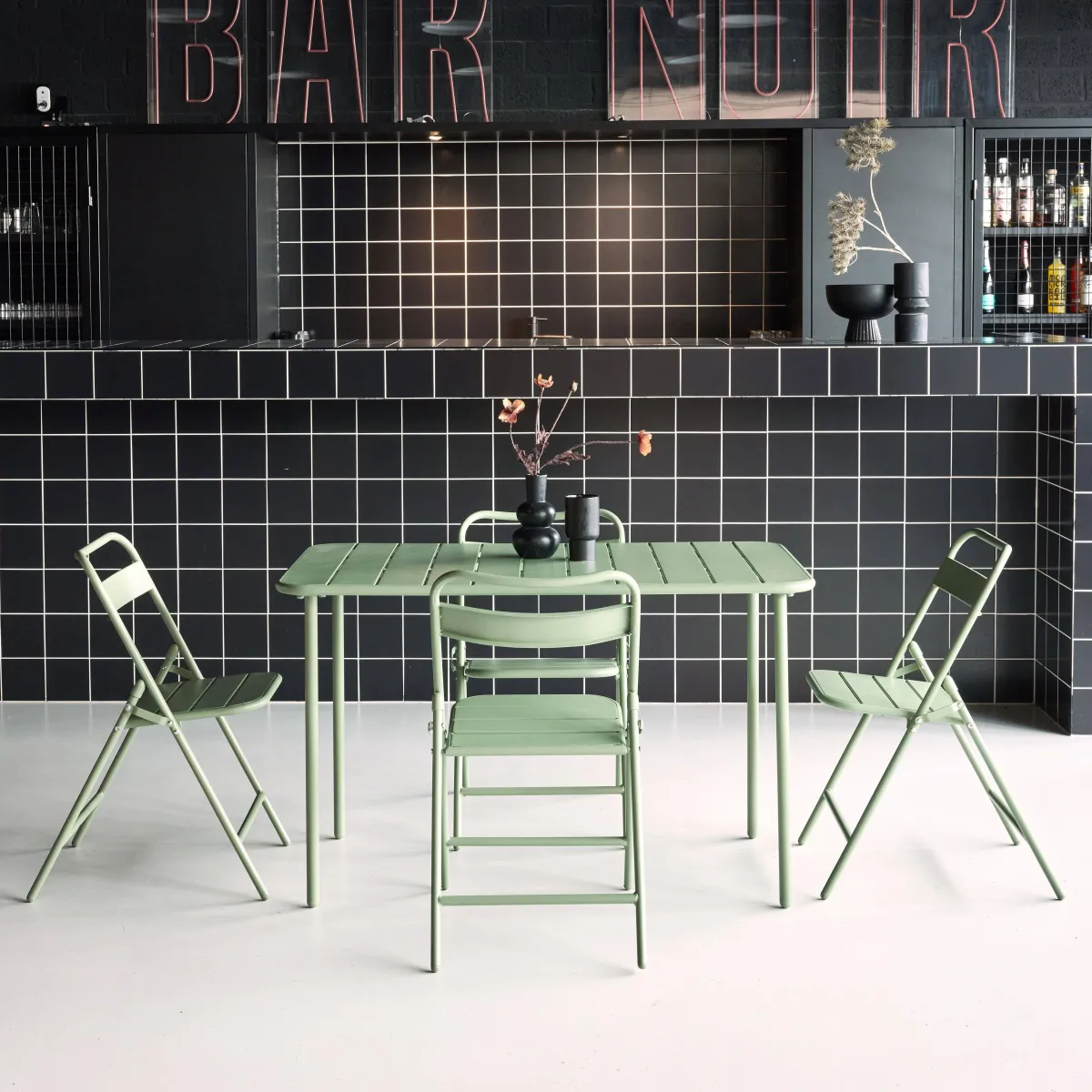 sweeek Set tavolo da giardino bistrot pieghevole in acciaio con 4 sedie, 120cm
