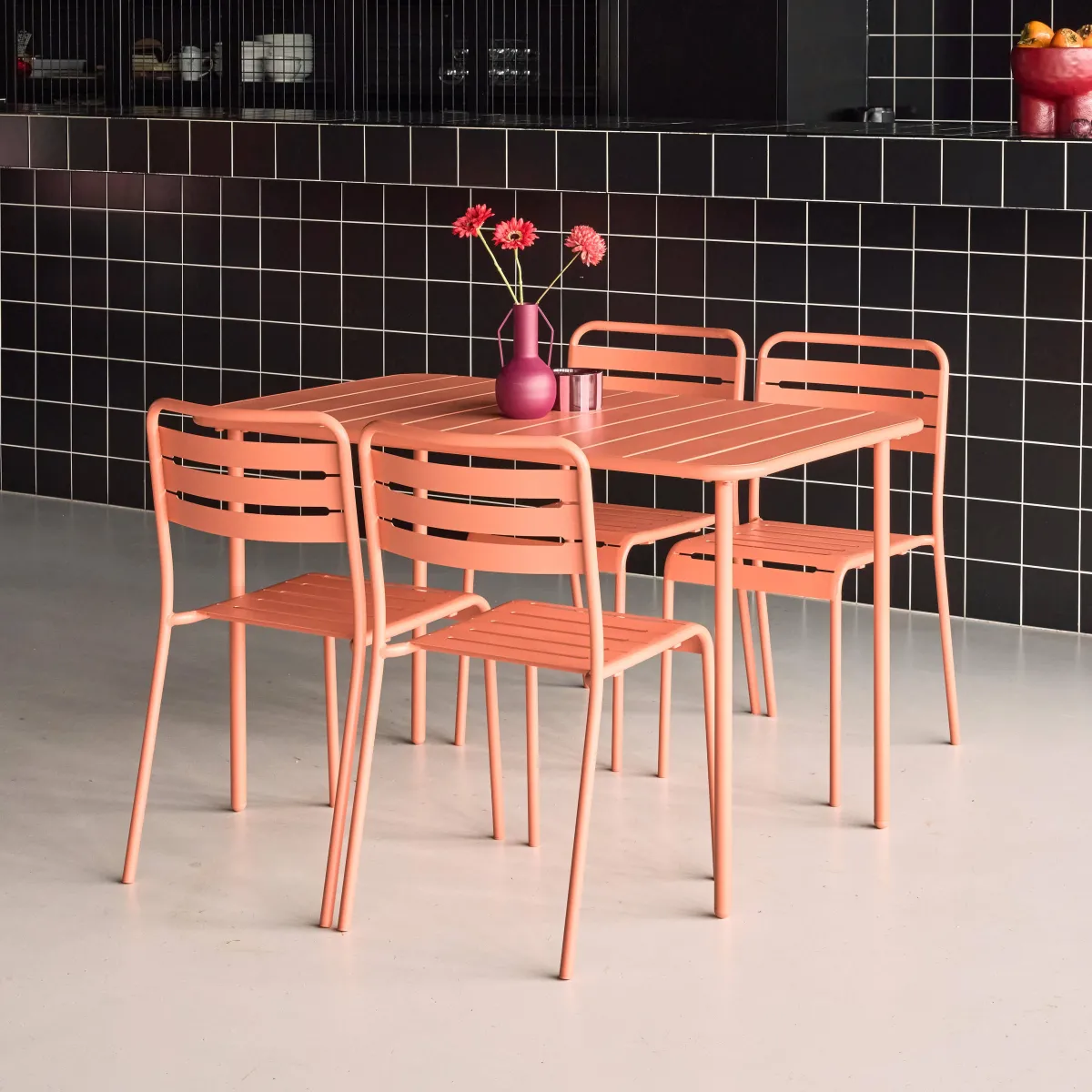 sweeek Set tavolo da giardino bistrot in metallo con 4 sedie, 120cm