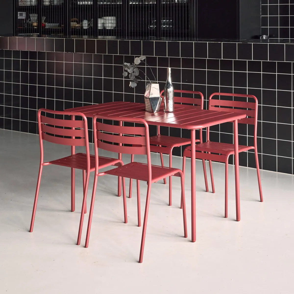 sweeek Set tavolo da giardino bistrot in metallo con 4 sedie, 120cm