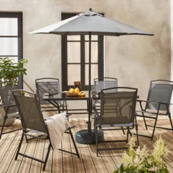 sweeek Set tavolo da giardino in acciaio con 6 poltrone e 1 ombrellone