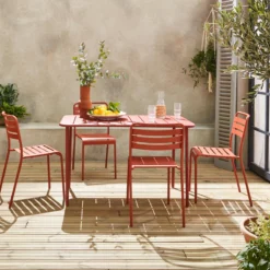 sweeek Set tavolo da giardino in acciaio con 4 sedie, 120cm
