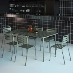sweeek Set tavolo da giardino in acciaio con 6 sedie, 160cm