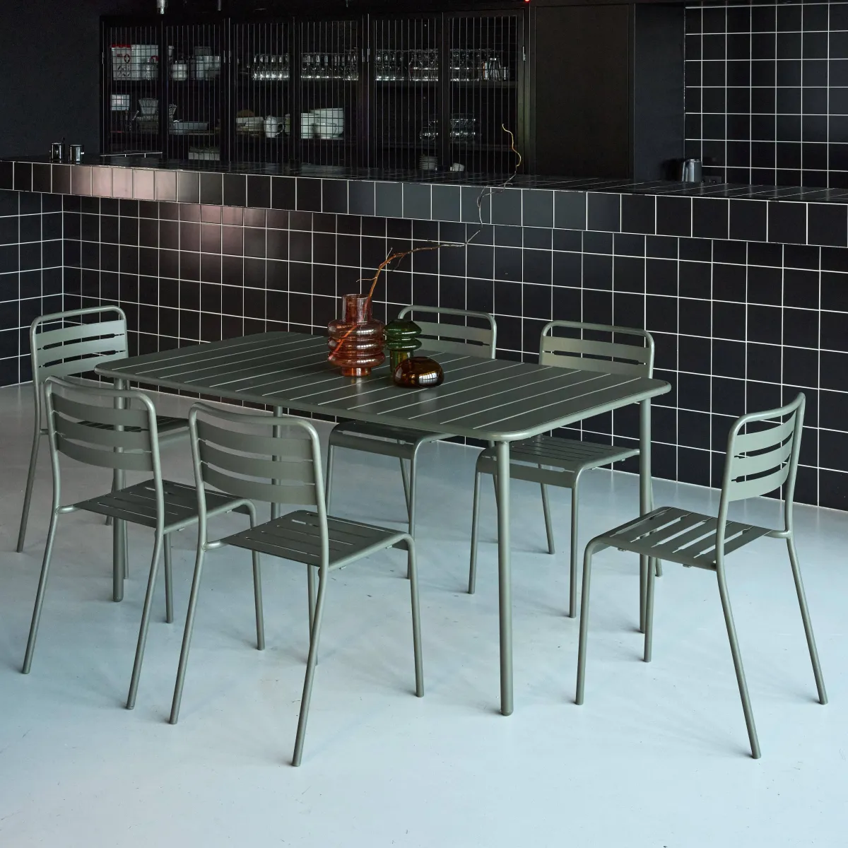 sweeek Set tavolo da giardino in acciaio con 6 sedie, 160cm