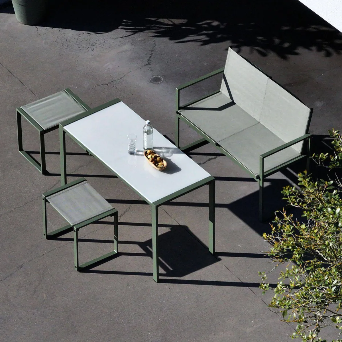 sweeek Set tavolo da giardino incastrabile in acciaio e textilene con 4 sedie