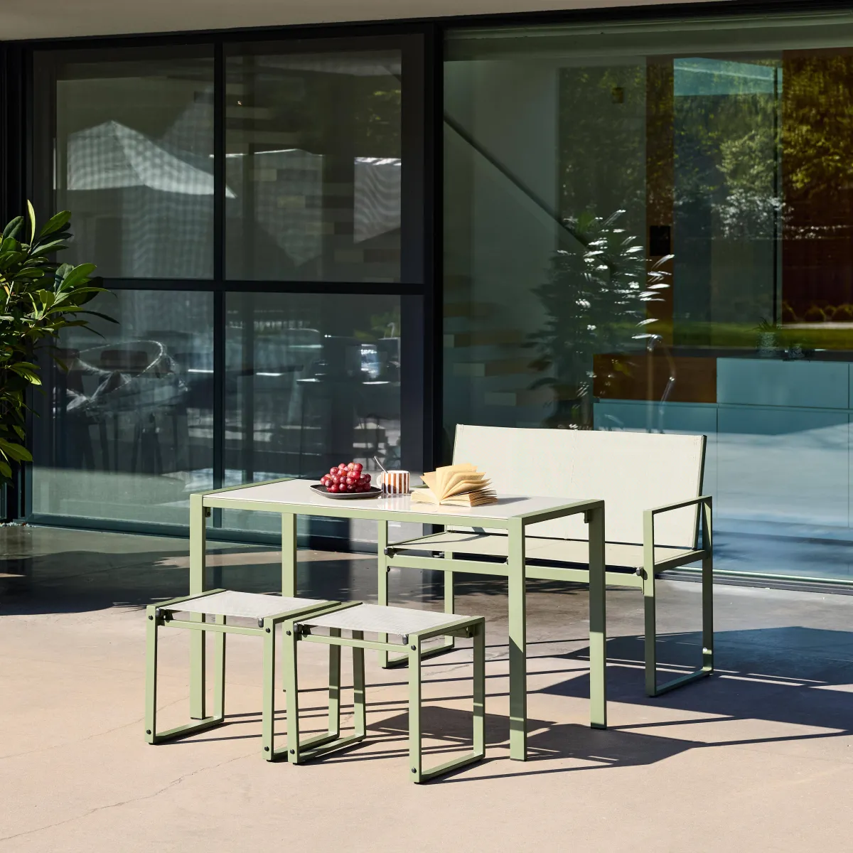 sweeek Set tavolo da giardino incastrabile in acciaio e textilene con 4 sedie