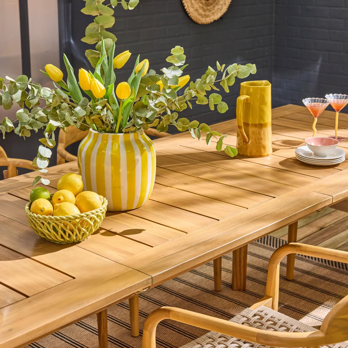 sweeek Set tavolo da giardino in legno di acacia con 8 sedie