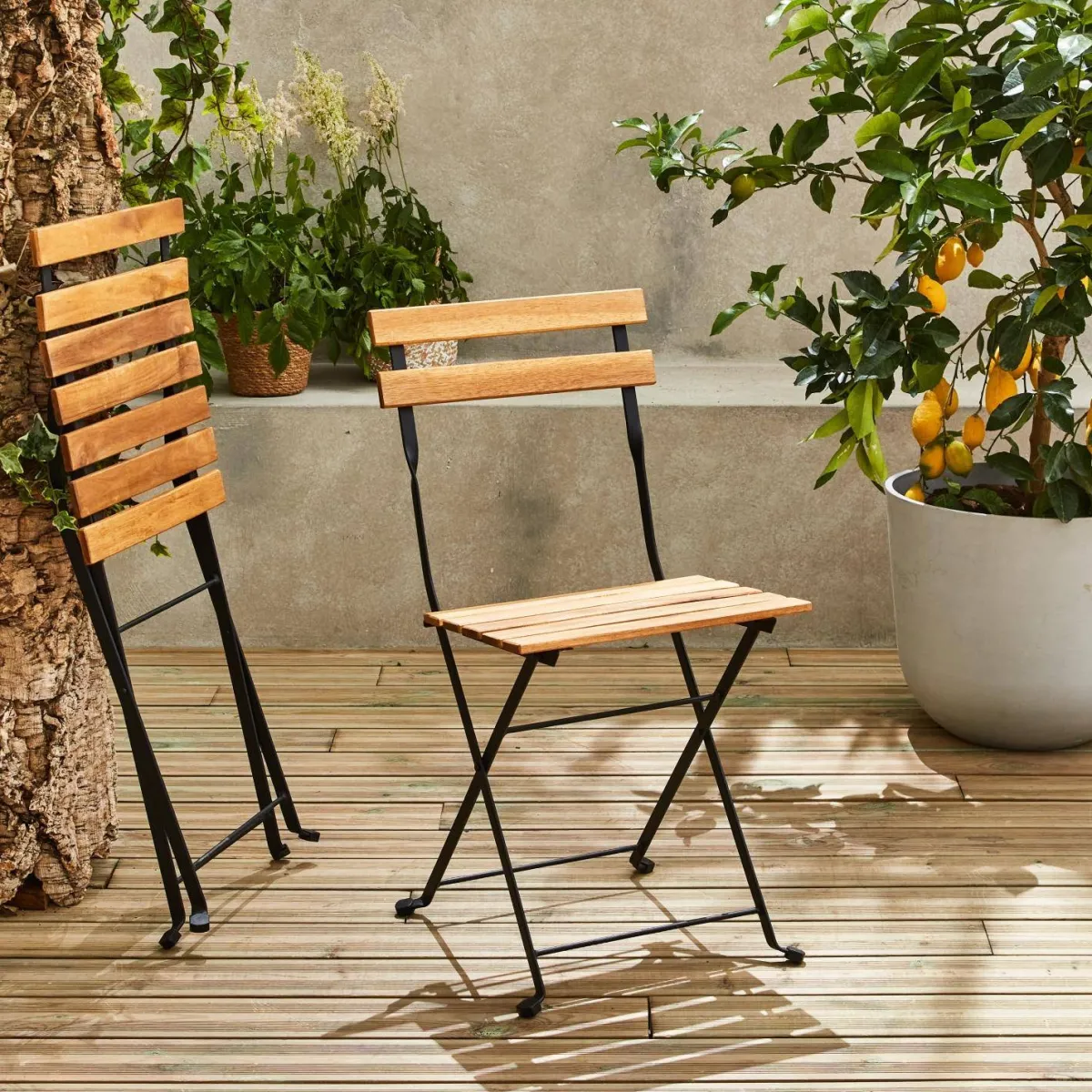 sweeek Set tavolo da giardino in legno e metallo con 2 sedie pieghevoli