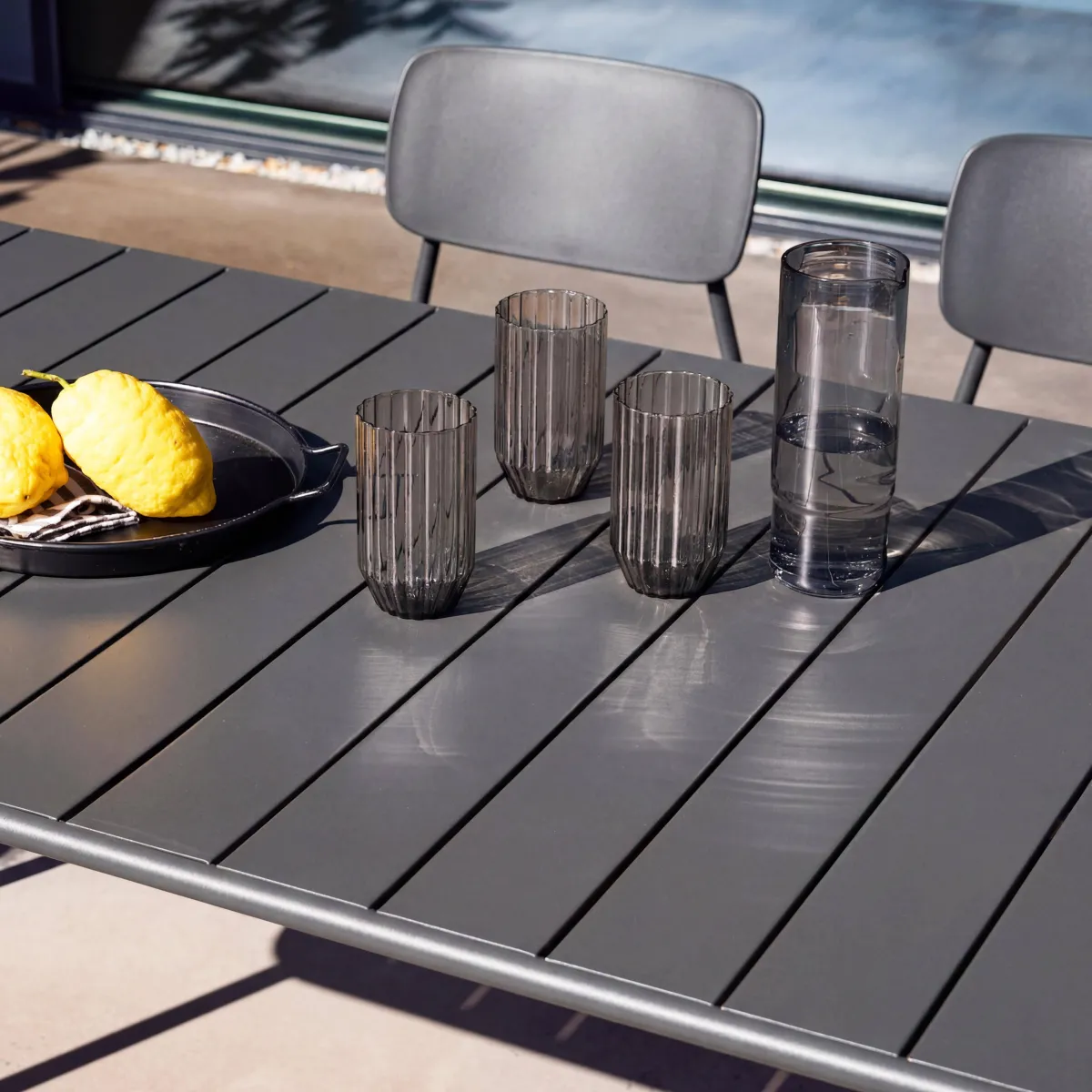 sweeek Set tavolo da giardino in metallo con 6 sedie