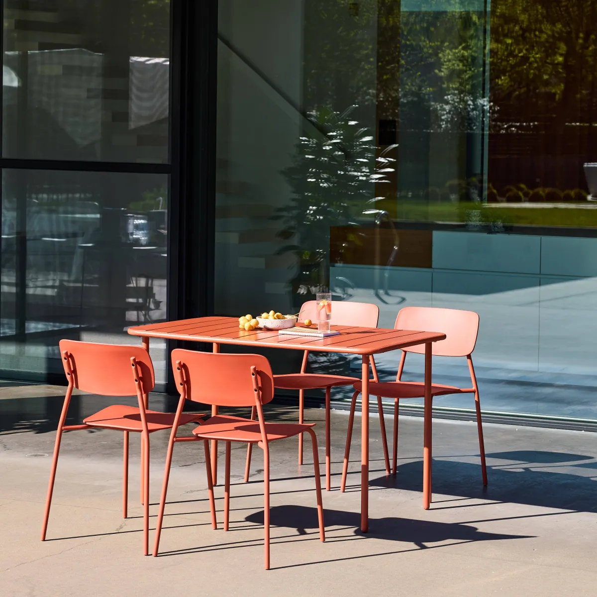 sweeek Set tavolo da giardino in metallo con 4 sedie