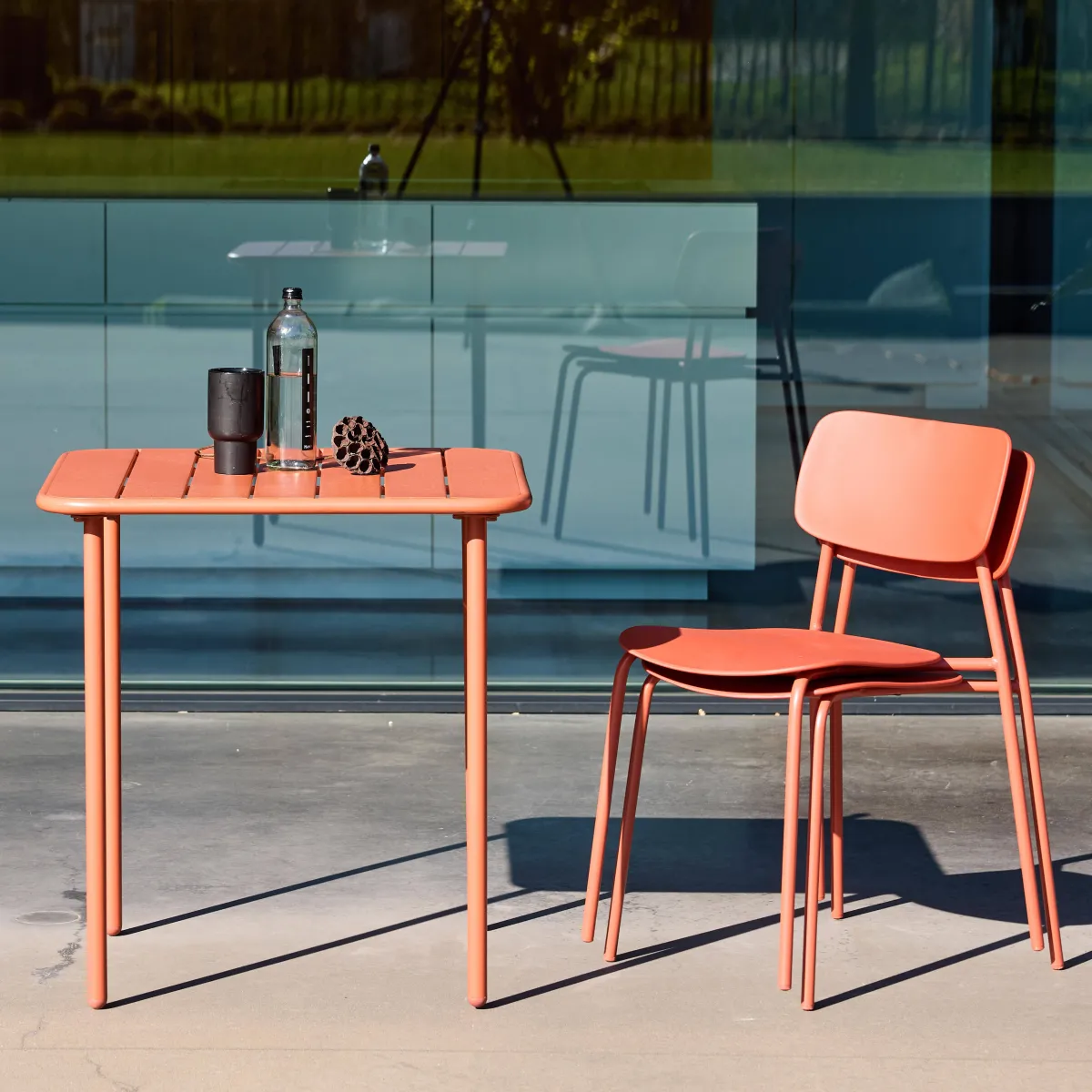 sweeek Set tavolo da giardino in metallo con 2 sedie