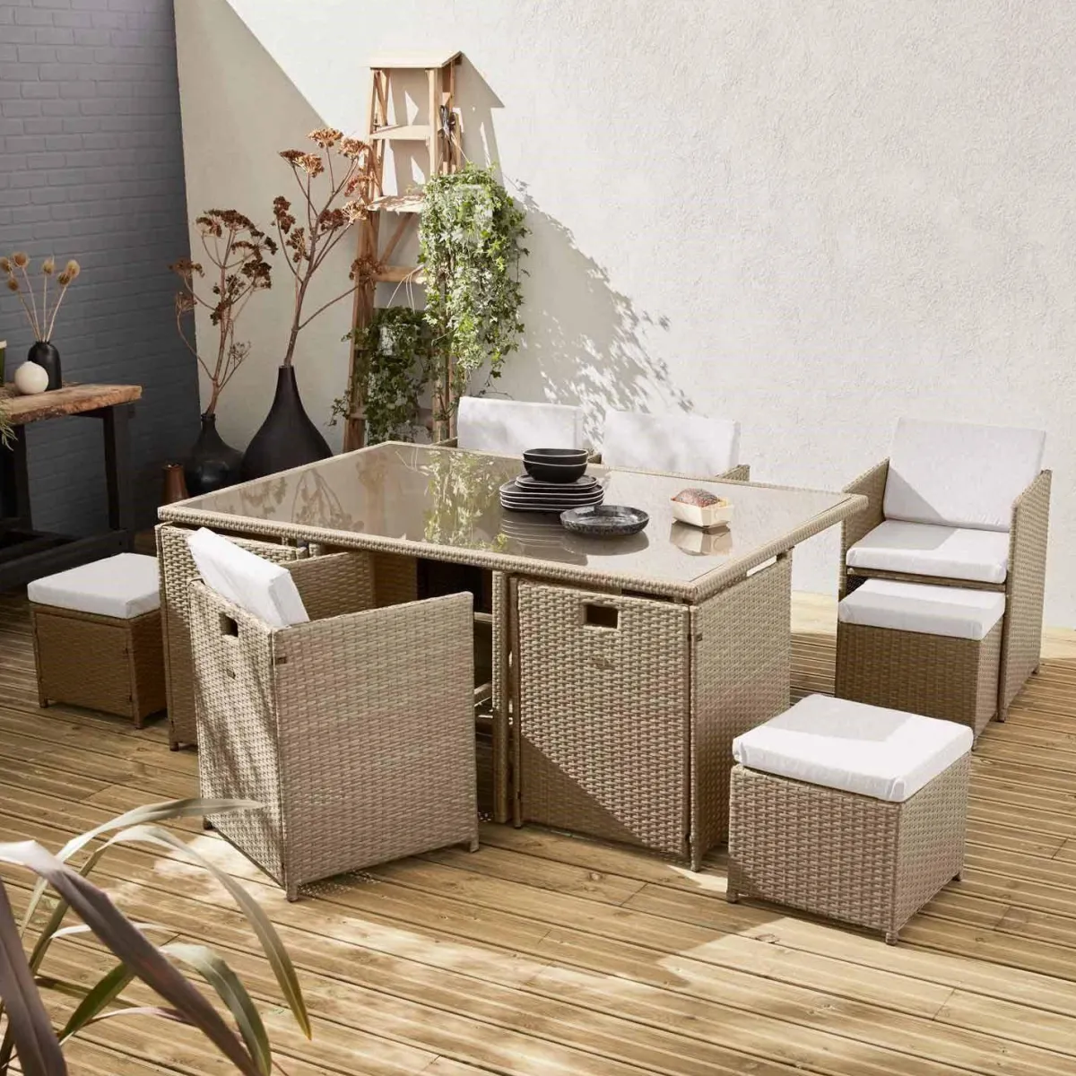 sweeek Set tavolo da giardino in resina con 10 poltrone + copertura protettiva