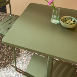 sweeek Set tavolo da giardino quadrato in acciaio con 2 sedie