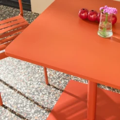 sweeek Set tavolo da giardino quadrato in acciaio con 2 sedie